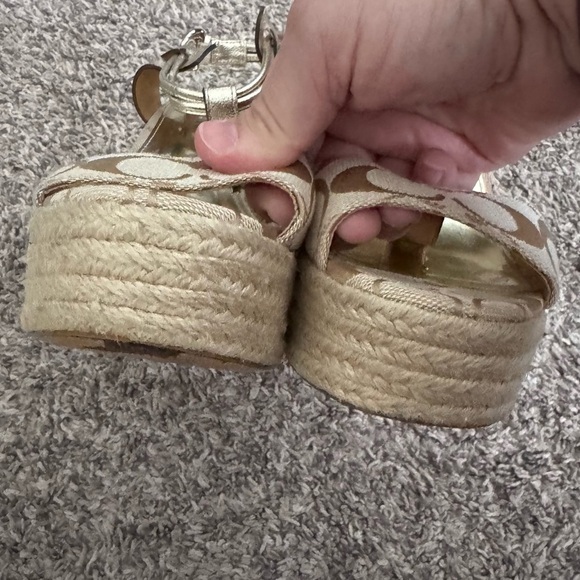 Coach Leah signature print wedge gold Size 8 - Picture 5 of 10